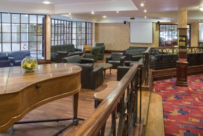 Royal Court Hotel & Spa Ковентри Экстерьер фото